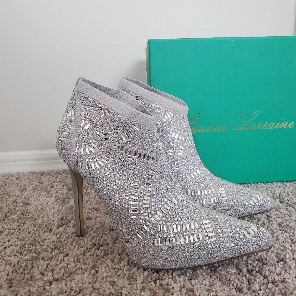 Women's shoes